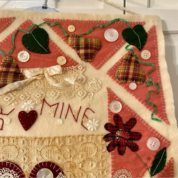 Handcrafted Felt Valentine “Be Mine” Wall Hanging Banner Romantic Lace Appliqué - Picture 9 of 15